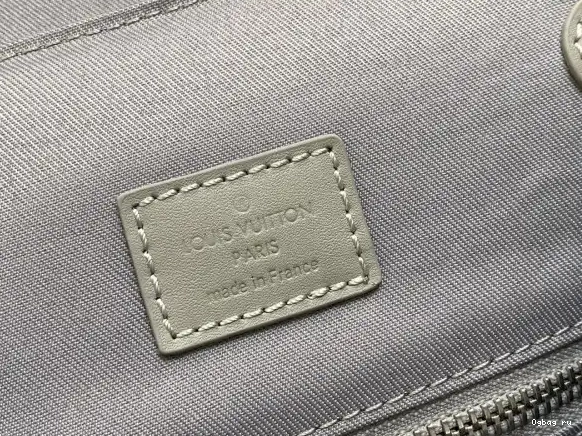 PM VUITTON CHRISTOPHER LOUIS 0706